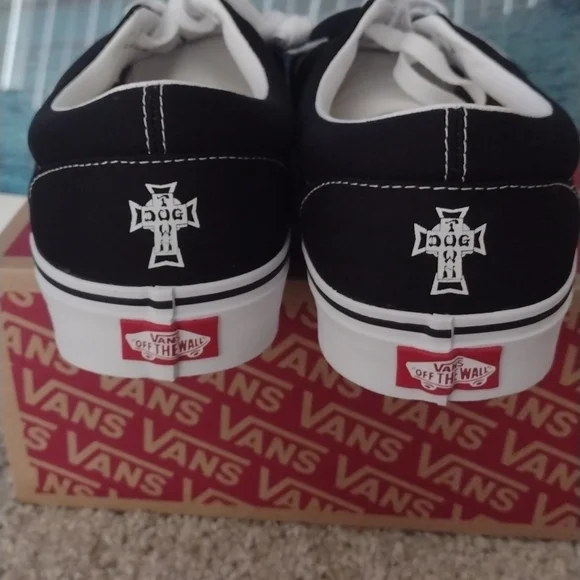 Vans Dogtown Shoes Collab mens size 13 black and white Era Style